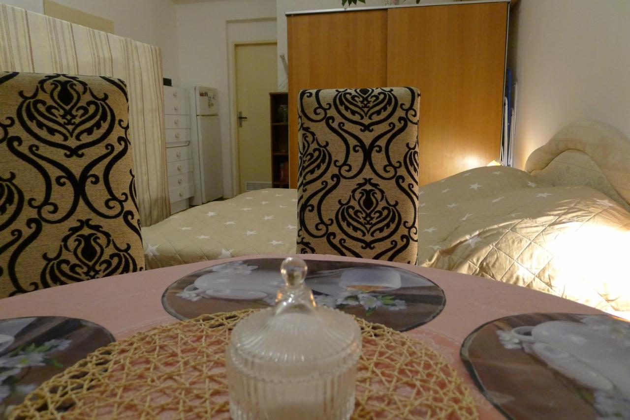 براغ Cozy Modest Room For 2 Or 3 Persons المظهر الخارجي الصورة